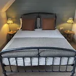 Corcreggan Mill B&b, Self-catering & Glamping Деревянный коттедж Данфанахи