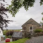 Corcreggan Mill B&b, Self-catering & Glamping Деревянный коттедж Данфанахи