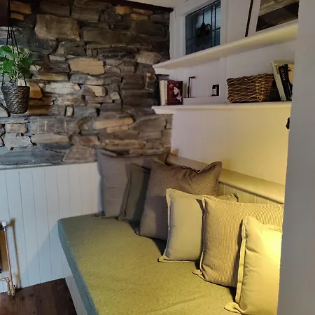 Corcreggan Mill B&b, Self-catering & Glamping ダンファナイー